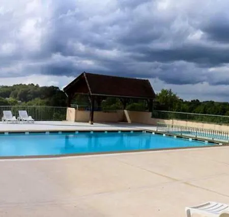Maison Confortable Avec Piscine Partagee A Saint-genies.