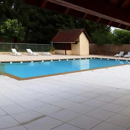 Dom wakacyjny Maison Confortable Avec Piscine Partagee A Saint-genies.