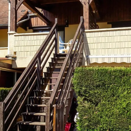 Dom wakacyjny Maison Confortable Avec Piscine Partagee A Saint-genies. *